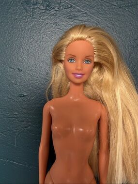 Vintage 2000 Surf City Barbie